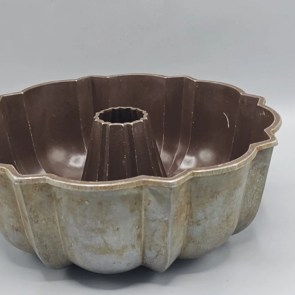 Bundt Pan good vintage